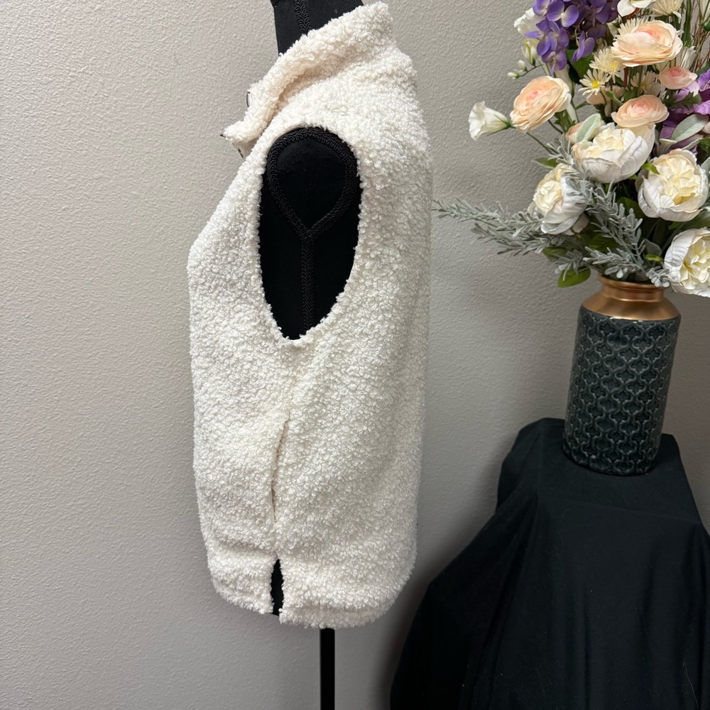 Umgee Sherpa Fleece Vest Women’s Small White Zip Up Cozy Fall Winter Layering - Picture 3 of 10
